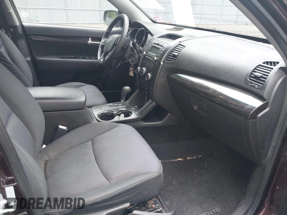 2011 Kia Sorento LX with VIN 5XYKT3A1XBG147240, listed as a IAAI auction lot 42465947 with 112,150 mi miles and . Bid and sale history available at DreamBid. Image 5.