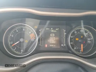 2017 Jeep Cherokee Latitude z VIN 1C4PJLCB6HW566120, wystawiony jako Copart lot #56361185 z przebiegiem 86 880 mil mil oraz Szkoda całkowita • Salvage title. Historia ofert i sprzedaży dostępna na DreamBid. Obrazek 9.