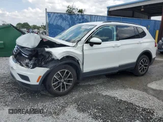 2021 Volkswagen Tiguan SE z VIN 3VV2B7AX5MM100395, wystawiony jako Copart lot #57633995 z przebiegiem 81 548 mil mil oraz Nie do naprawy • Non repairable. Historia ofert i sprzedaży dostępna na DreamBid. Obrazek 1.