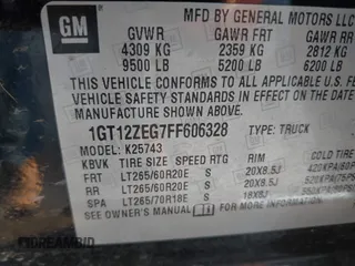 2015 GMC Sierra 2500HD available WiFi SLT with VIN 1GT12ZEG7FF606328, listed as a IAAI auction lot 41793799 with 94,107 mi miles. Bid and sale history available at carsss.com. Image 9.