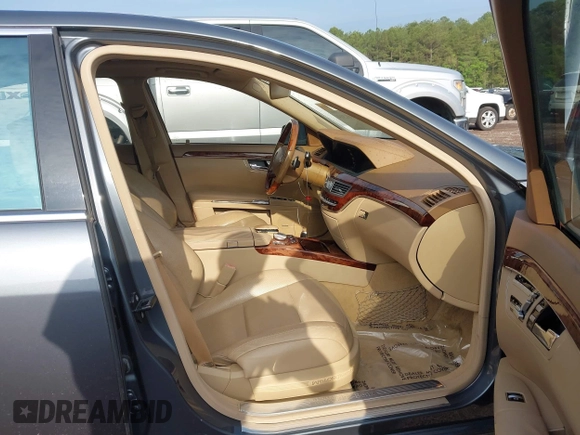 2010 Mercedes-Benz S 550 with VIN WDDNG7BB5AA326323, listed as a IAAI auction lot 42101314 with 112,946 mi miles and . Bid and sale history available at DreamBid. Image 5.