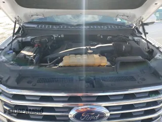 2018 Ford Expedition XLT with VIN 1FMJU1JTXJEA48032, listed as a Copart auction lot 41495425 with Not provided miles and Salvage title. Bid and sale history available at DreamBid. Image 12.