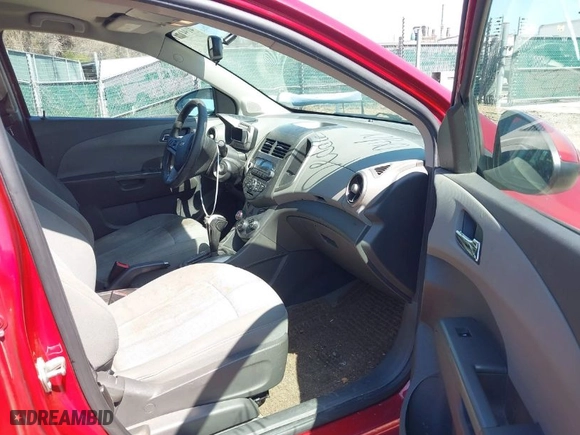 2014 Chevrolet Sonic LT with VIN 1G1JC5SG0E4189664, listed as a IAAI auction lot 41941711 with 172,995 mi miles. Bid and sale history available at carsss.com. Image 5.