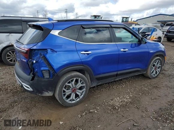 2021 Kia Seltos SX with VIN KNDETCA26M7081310, listed as a Copart auction lot 50694335 with 68,742 mi miles and Salvage Title. Bid and sale history available at carsss.com. Image 3.