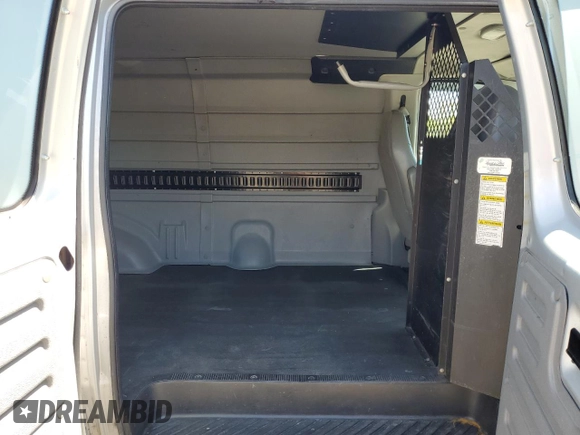 2007 Ford Econoline Cargo Commercial with VIN 1FTNE14W17DB31257, listed as a Copart auction lot 55140055 with 318,512 mi miles and Clean Title. Bid and sale history available at DreamBid. Image 11.