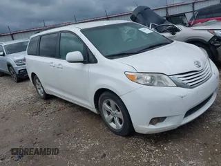 2017 Toyota Sienna LE Auto Access Seat с VIN 5TDKZ3DC9HS870293, выставлен на аукционе IAAI как лот 42364835 с пробегом 190 338 миль миль и . История ставок и продаж доступна на DreamBid. Изображение 1.