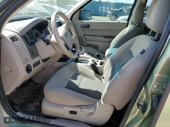 2008 Ford Escape Hybrid z VIN 1FMCU59HX8KA60628, wystawiony jako Copart lot #52756555 z przebiegiem 166 214 mil mil oraz Czysty tytuł • Clean title. Historia ofert i sprzedaży dostępna na DreamBid. Obrazek 7.