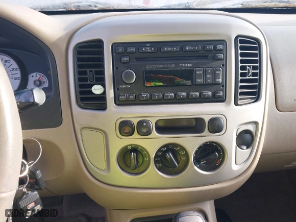 2007 Ford Escape XLT with VIN 1FMYU03187KB17315, listed as a IAAI auction lot 41864785 with 199,225 mi miles. Bid and sale history available at carsss.com. Image 16.