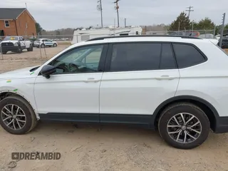 2021 Volkswagen Tiguan S с VIN 3VV1B7AX5MM086946, выставлен на аукционе IAAI как лот 41763747 с пробегом 41 713 миль миль и . История ставок и продаж доступна на DreamBid. Изображение 15.