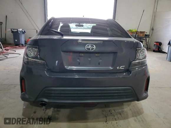 2016 Scion tC z VIN JTKJF5C75GJ022789, wystawiony jako Copart lot #54305435 z przebiegiem 49 007 mil mil oraz Szkody całkowita. Historia ofert i sprzedaży dostępna na DreamBid. Obrazek 6.