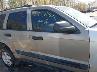 2005 Jeep Grand Cherokee Laredo with VIN 1J4GS48K85C600514, listed as a IAAI auction lot 42038098 with 274,938 mi miles and . Bid and sale history available at DreamBid. Image 14.