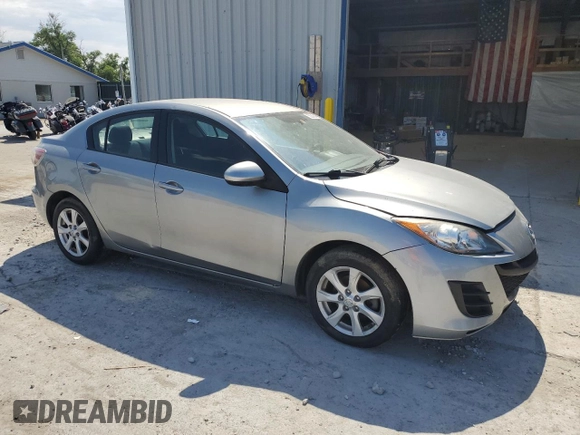 2011 Mazda 3 i Touring z VIN JM1BL1VF4B1370996, wystawiony jako Copart lot #58240445 z przebiegiem 143 634 mil mil oraz Czysty tytuł • Clean title. Historia ofert i sprzedaży dostępna na DreamBid. Obrazek 4.