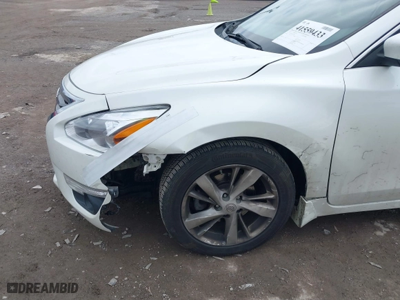 2014 Nissan Altima 2.5 SV with VIN 1N4AL3AP3EC128267, listed as a IAAI auction lot 41559433 with 169,844 mi miles. Bid and sale history available at carsss.com. Image 6.
