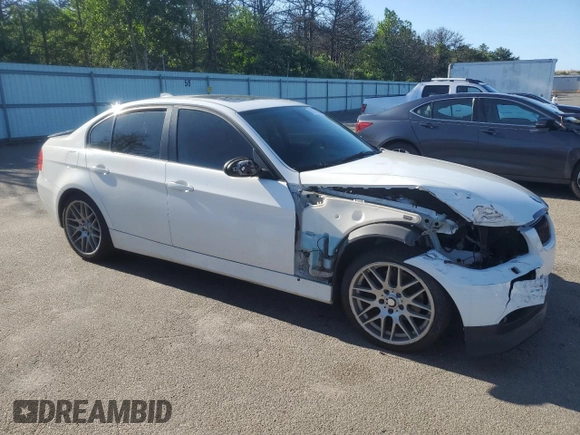 2008 BMW 3 Series 328xi with VIN WBAVC73558KP37642, listed as a Copart auction lot 61891395 with 113,254 mi miles and Salvage title. Bid and sale history available at DreamBid. Image 4.