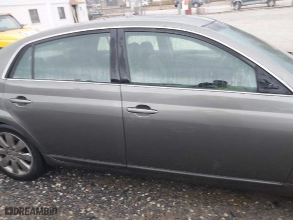 2005 Toyota Avalon XL with VIN 4T1BK36B25U040315, listed as a IAAI auction lot 41708153 with NaN miles. Bid and sale history available at carsss.com. Image 14.