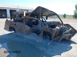 1999 Chevrolet Tahoe Z71 z VIN 1GNEK13R3XJ455517, wystawiony jako IAAI lot #39726972 z przebiegiem Nie podano mil oraz . Historia ofert i sprzedaży dostępna na DreamBid. Obrazek 1.
