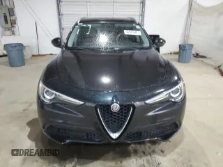 2018 Alfa Romeo Stelvio z VIN ZASFAKAN1J7B92901, wystawiony jako Copart lot #56943405 z przebiegiem 78 444 mil mil oraz Czysty tytuł • Clean title. Historia ofert i sprzedaży dostępna na DreamBid. Obrazek 5.