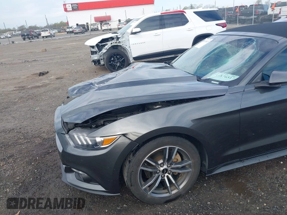 2017 Ford Mustang EcoBoost Premium z VIN 1FATP8UH5H5295852, wystawiony jako IAAI lot #41876517 z przebiegiem 132 910 mil mil oraz . Historia ofert i sprzedaży dostępna na DreamBid. Obrazek 17.