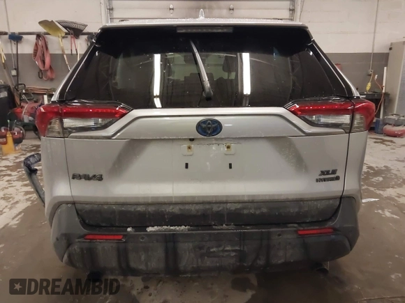 2024 Toyota RAV4 Hybrid XLE Premium with VIN JTMB6RFV5RD148973, listed as a IAAI auction lot 41516422 with 8,797 mi miles. Bid and sale history available at carsss.com. Image 16.