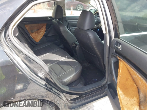 2010 Volkswagen Jetta SE с VIN 3VWRX7AJ7AM049582, выставлен на аукционе IAAI как лот 42280135 с пробегом 140 670 миль миль и . История ставок и продаж доступна на DreamBid. Изображение 8.