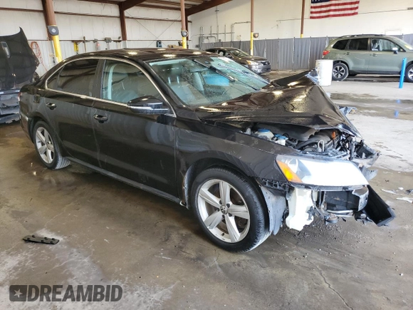 2012 Volkswagen Passat SE z VIN 1VWBP7A31CC031053, wystawiony jako Copart lot #59672125 z przebiegiem Nie podano mil oraz Szkoda całkowita • Salvage title. Historia ofert i sprzedaży dostępna na DreamBid. Obrazek 4.