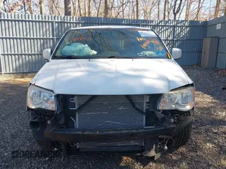 2015 Chrysler Town & Country Touring with VIN 2C4RC1BG4FR755536, listed as a IAAI auction lot 41769040 with 118,393 mi miles and . Bid and sale history available at DreamBid. Image 6.