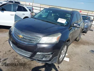 2016 Chevrolet Traverse LTZ z VIN 1GNKRJKD1GJ301277, wystawiony jako IAAI lot #41884629 z przebiegiem 106 338 mil mil oraz . Historia ofert i sprzedaży dostępna na DreamBid. Obrazek 17.