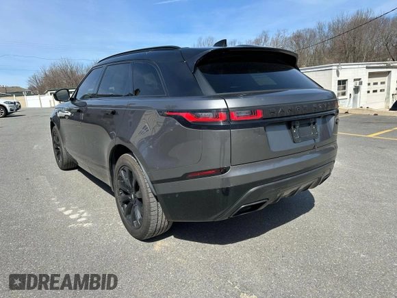 2019 Land Rover Range Rover Velar R-Dynamic SE z VIN SALYL2EV8KA785867, wystawiony jako Copart lot #51276475 z przebiegiem 98 031 mil mil oraz Czysty tytuł • Clean title. Historia ofert i sprzedaży dostępna na DreamBid. Obrazek 2.