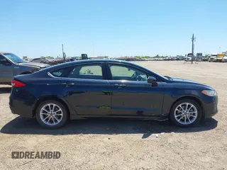 2020 Ford Fusion SE with VIN 3FA6P0HD8LR111256, listed as a IAAI auction lot 42032725 with 98,822 mi miles. Bid and sale history available at carsss.com. Image 13.