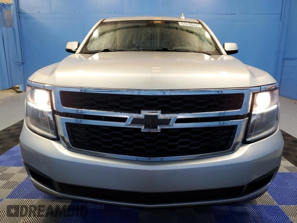 2019 Chevrolet Tahoe LS z VIN 1GNSKAKC5KR124318, wystawiony jako Copart lot #56994495 z przebiegiem 232 268 mil mil oraz Czysty tytuł • Clean title. Historia ofert i sprzedaży dostępna na DreamBid. Obrazek 5.