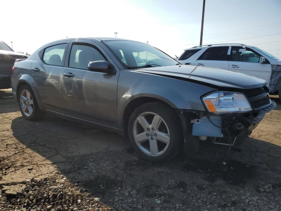 2013 Dodge Avenger SXT z VIN 1C3CDZCB2DN540451, wystawiony jako Copart lot #60446275 z przebiegiem 158 470 mil mil oraz Czysty tytuł • Clean title. Historia ofert i sprzedaży dostępna na DreamBid. Obrazek 4.