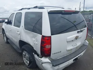 2011 Chevrolet Tahoe LT with VIN 1GNSCBE01BR146546, listed as a IAAI auction lot 39196597 with 206,906 mi miles and . Bid and sale history available at DreamBid. Image 3.