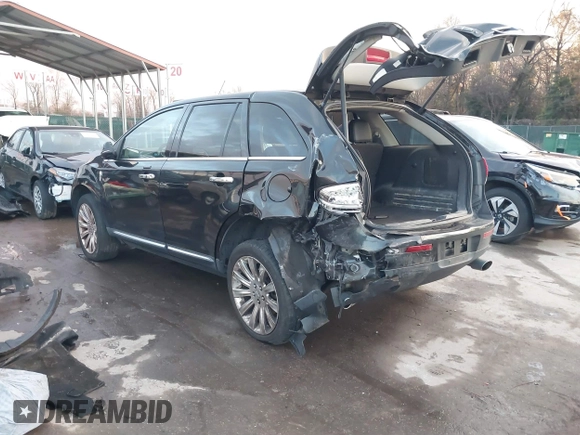 2014 Lincoln MKX z VIN 2LMDJ8JK0EBL19868, wystawiony jako IAAI lot #40960894 z przebiegiem 88 609 mil mil oraz . Historia ofert i sprzedaży dostępna na DreamBid. Obrazek 3.