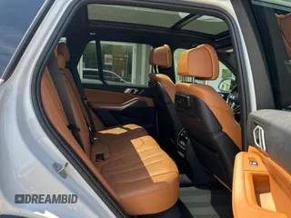 2019 BMW X5 xDrive40i z VIN 5UXCR6C56KLK99829, wystawiony jako Copart lot #58981345 z przebiegiem 165 939 mil mil oraz Tytuł czysty. Historia ofert i sprzedaży dostępna na DreamBid. Obrazek 6.