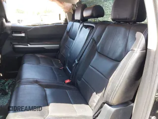 2016 Toyota Tundra SR5 z VIN 5TFDW5F16GX568087, wystawiony jako IAAI lot #42061804 z przebiegiem 113 906 mil mil oraz . Historia ofert i sprzedaży dostępna na DreamBid. Obrazek 8.