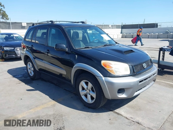 2005 Toyota RAV4 with VIN JTEGD20V450071134, listed as a IAAI auction lot 42109392 with 183,549 mi miles. Bid and sale history available at carsss.com. Image 1.