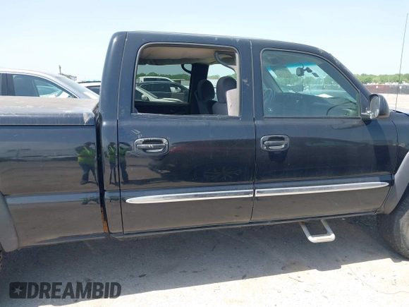 2003 GMC Sierra 1500HD SLE z VIN 1GTGK13U63F136146, wystawiony jako IAAI lot #42020608 z przebiegiem 170 466 mil mil oraz . Historia ofert i sprzedaży dostępna na DreamBid. Obrazek 13.