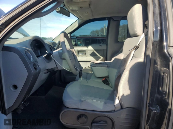 2007 Ford F-150 XL z VIN 1FTRF14V27KB48974, wystawiony jako Copart lot #46954675 z przebiegiem 165 212 mil mil oraz Szkoda całkowita • Salvage title. Historia ofert i sprzedaży dostępna na DreamBid. Obrazek 7.