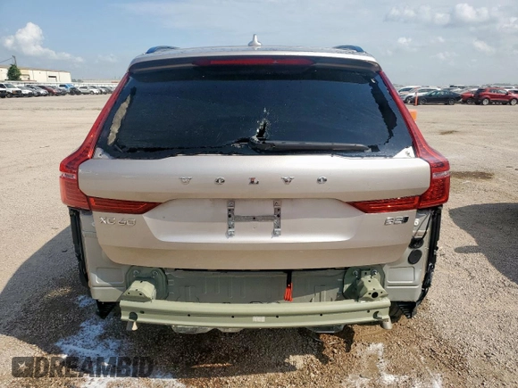 2025 Volvo XC60 Plus z VIN YV4M12RC9S1116363, wystawiony jako Copart lot #57709755 z przebiegiem 9 523 mil mil oraz Czysty tytuł • Clean title. Historia ofert i sprzedaży dostępna na DreamBid. Obrazek 6.