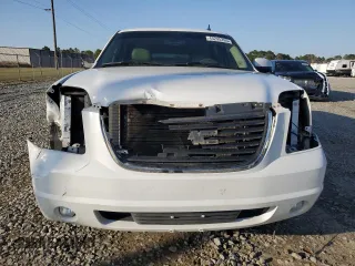 2013 GMC Yukon SLT with VIN 1GKS1CE0XDR178441, listed as a Copart auction lot 45245265 with 144,463 mi miles and Salvage Title. Bid and sale history available at carsss.com. Image 5.