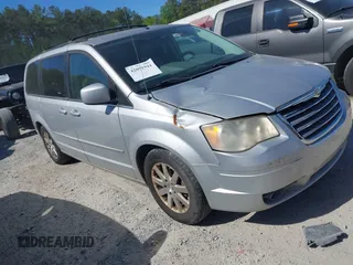 2008 Chrysler Town & Country Touring with VIN 2A8HR54P88R114822, listed as a IAAI auction lot 42051944 with 204,282 mi miles and . Bid and sale history available at DreamBid. Image 1.