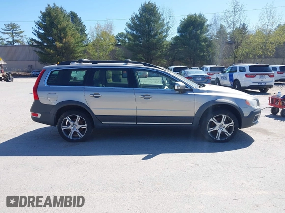 2012 Volvo XC70 T6 with VIN YV4902BZ1C1127334, listed as a IAAI auction lot 42140359 with 214,196 mi miles and . Bid and sale history available at DreamBid. Image 13.