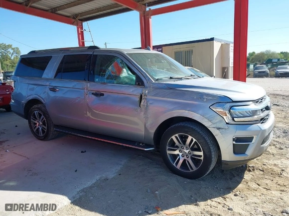 2022 Ford Expedition Max Limited with VIN 1FMJK1KT8NEA27089, listed as a IAAI auction lot 41762907 with NaN miles. Bid and sale history available at carsss.com. Image 13.
