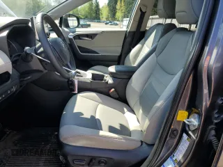 2019 Toyota RAV4 XLE Premium with VIN 2T3A1RFV6KC056792, listed as a Copart auction lot 53534865 with 80,109 mi miles and Salvage Title. Bid and sale history available at carsss.com. Image 7.