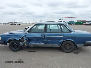 1990 Volvo 240 с VIN YV1AA8841L1423511, выставлен на аукционе IAAI как лот 41958883 с пробегом 216 943 миль миль и . История ставок и продаж доступна на DreamBid. Изображение 14.
