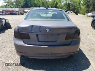 2013 BMW 7 Series 740Li xDrive z VIN WBAYF4C55DDE23588, wystawiony jako Copart lot #57968395 z przebiegiem 53 166 mil mil oraz Szkoda całkowita • Salvage title. Historia ofert i sprzedaży dostępna na DreamBid. Obrazek 6.
