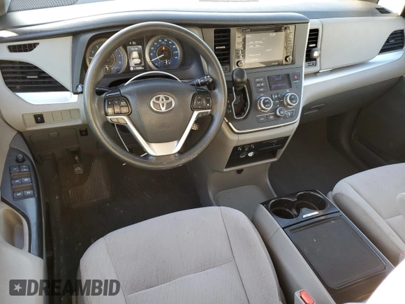 2020 Toyota Sienna LE Auto Access Seat with VIN 5TDKZ3DC1LS077076, listed as a Copart auction lot 86516374 with 226,269 mi miles and Salvage title. Bid and sale history available at DreamBid. Image 8.