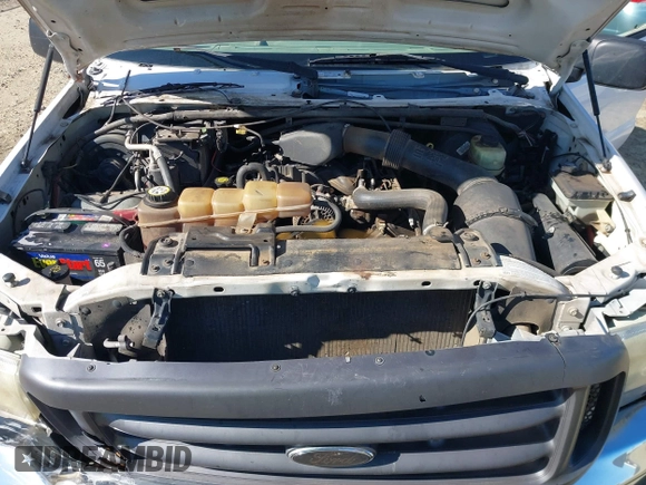 2004 Ford Super Duty F-250 XL with VIN 1FTNX20L84EA84813, listed as a IAAI auction lot 41860712 with 423,146 mi miles. Bid and sale history available at carsss.com. Image 10.