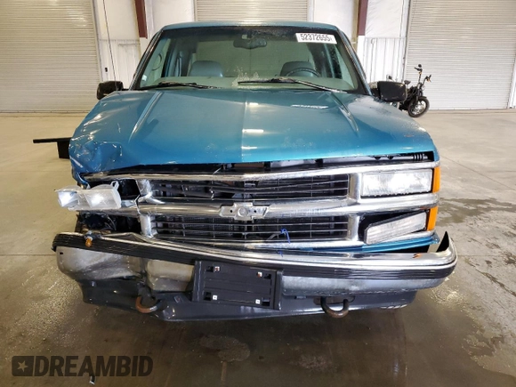 1997 Chevrolet Silverado 1500 with VIN 2GCEK19R8V1276249, listed as a Copart auction lot 52372655 with 237,612 mi miles and Salvage Title. Bid and sale history available at DreamBid. Image 5.