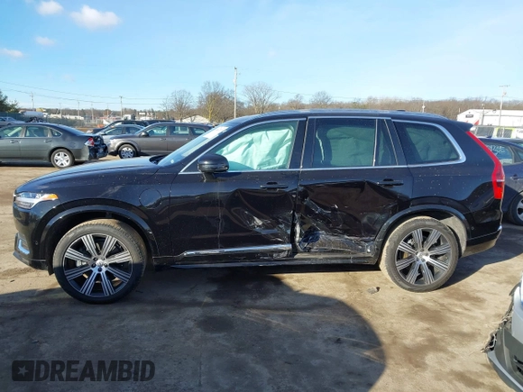 2023 Volvo XC90 Plus with VIN YV4H600N1P1931864, listed as a IAAI auction lot 41441737 with 31,429 mi miles and . Bid and sale history available at DreamBid. Image 14.